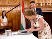 Virtuális Erőmű Program Díjátadó, Jövő generációinak szolgálatért díj